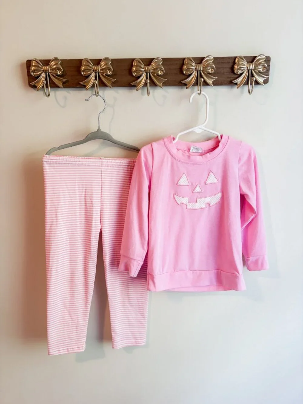 Girls size 3T Pink Two-Piece Set Pumpkin Face Applique
